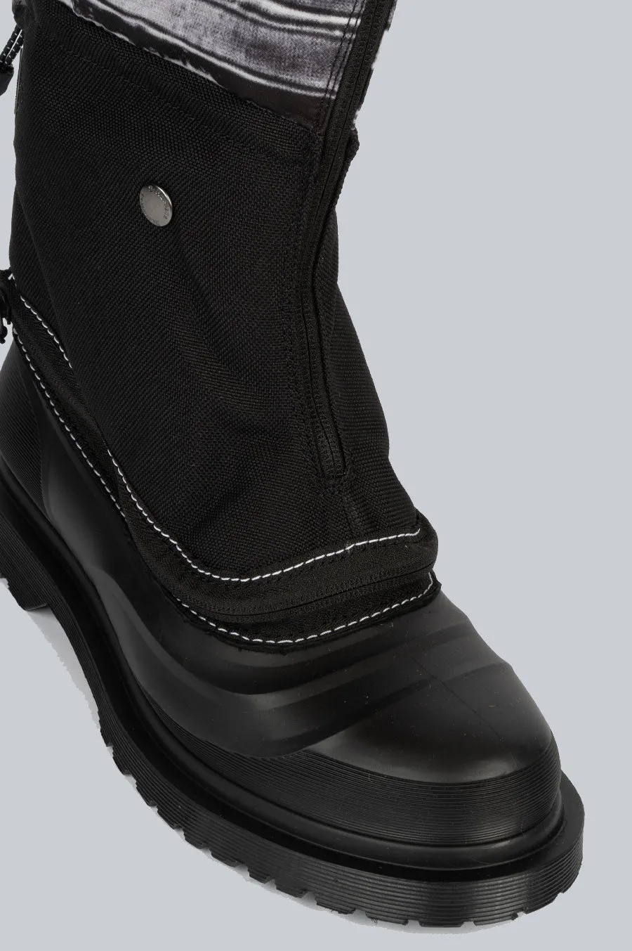 DR. MARTENS 1460 SUB BOOT BLACK WHITE