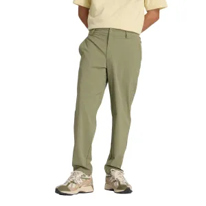 New Balance Men Athletics Ripstop Standard Tapered Pant 28 Olive MP43550-DEK