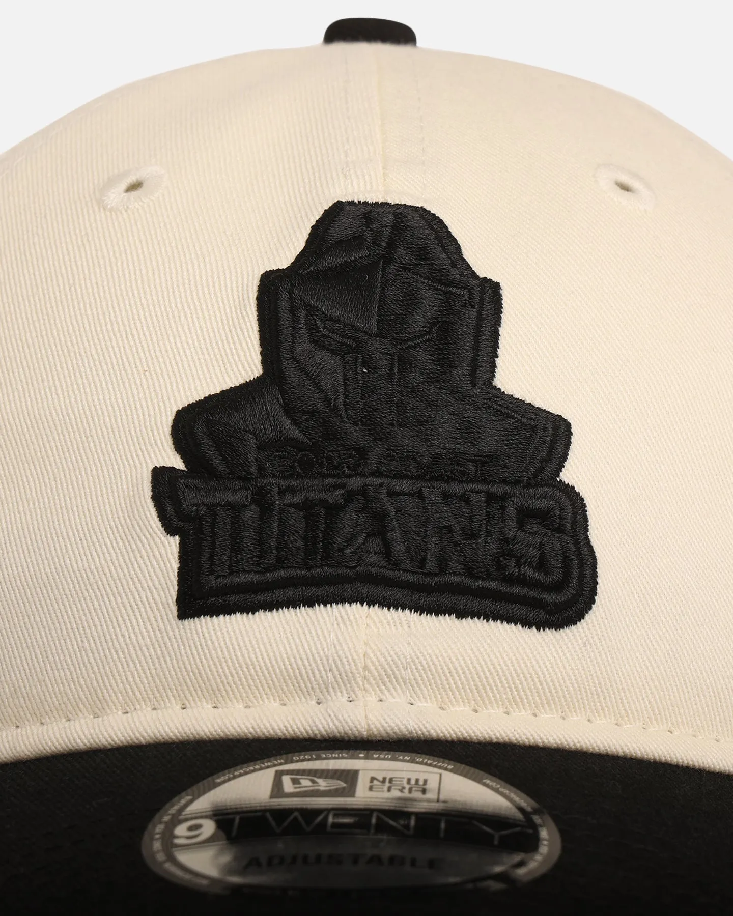 New Era Gold Coast Titans 'NRL Two Tone' 9TWENTY Strapback Chrome White/Black