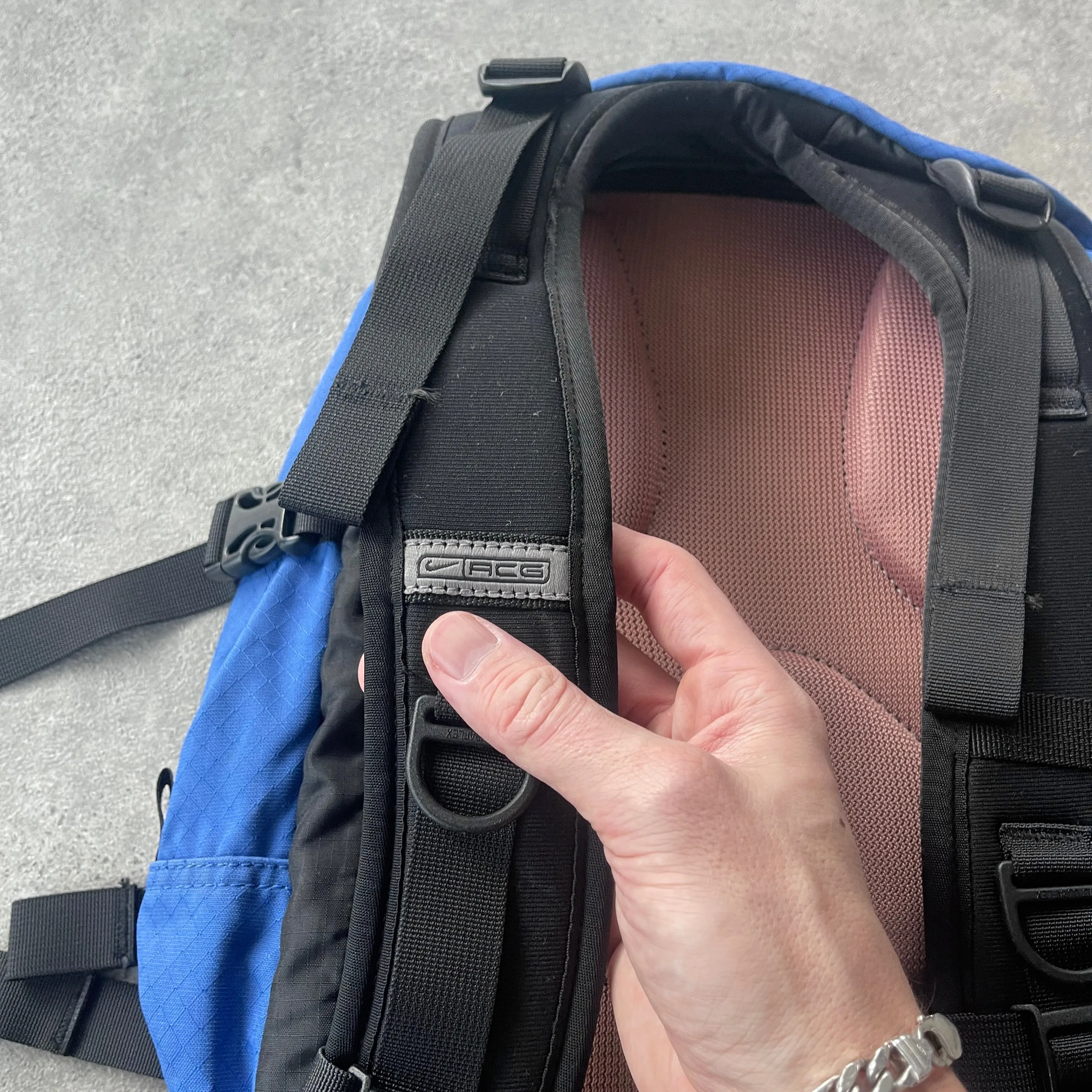 Nike ACG 1990s 40L technical backpack (22x15)