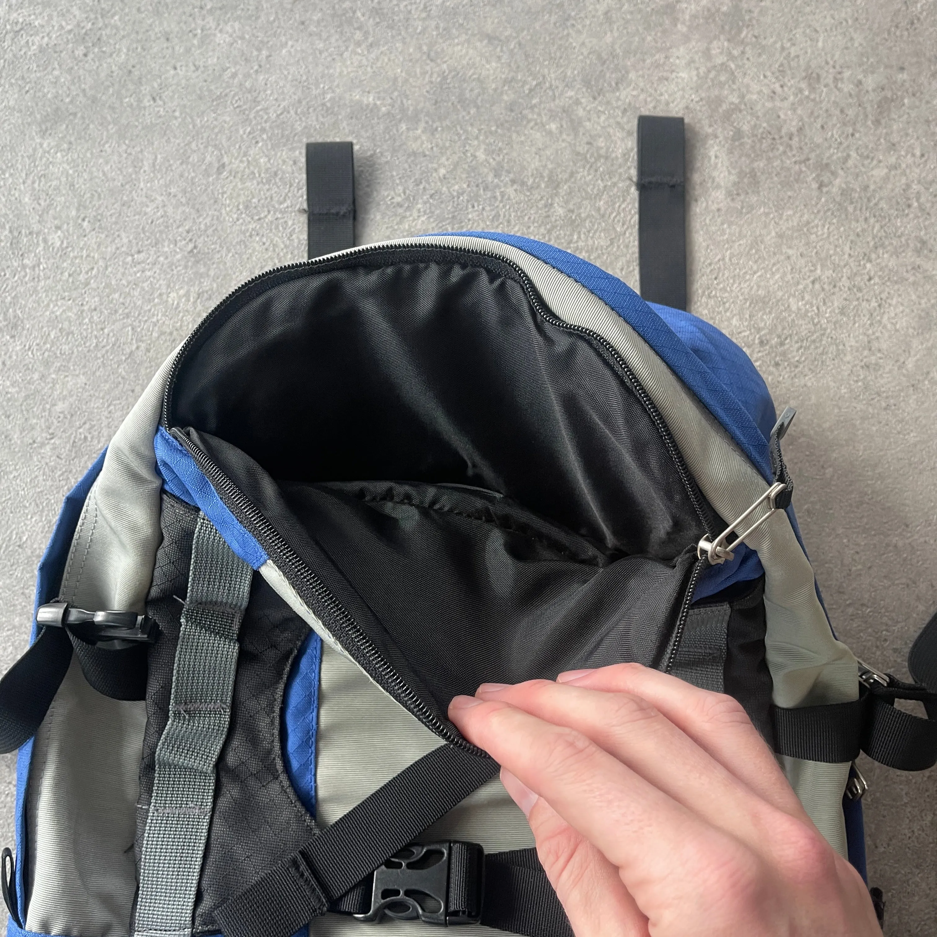Nike ACG 1990s 40L technical backpack (22x15)